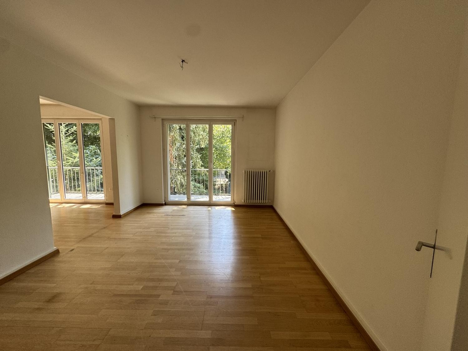 5 rooms apartment