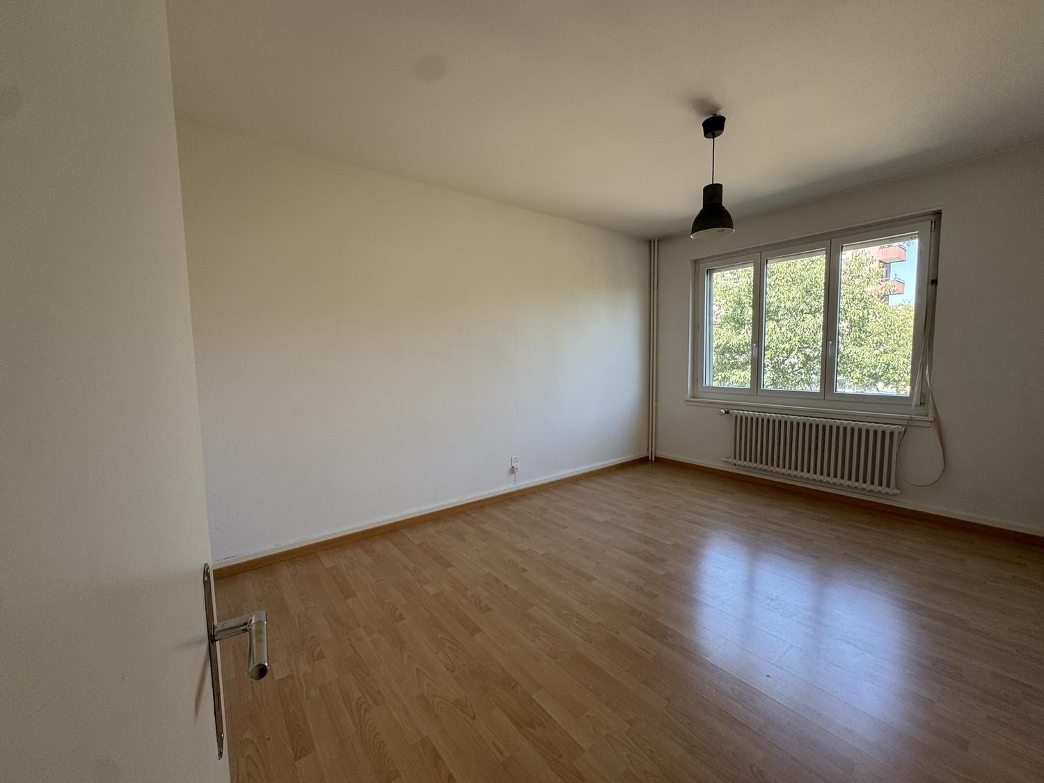 5 rooms apartment