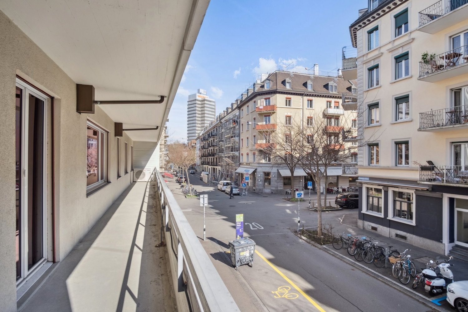 346m² office