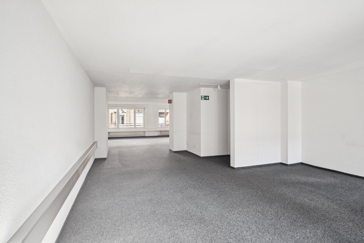 346m² office
