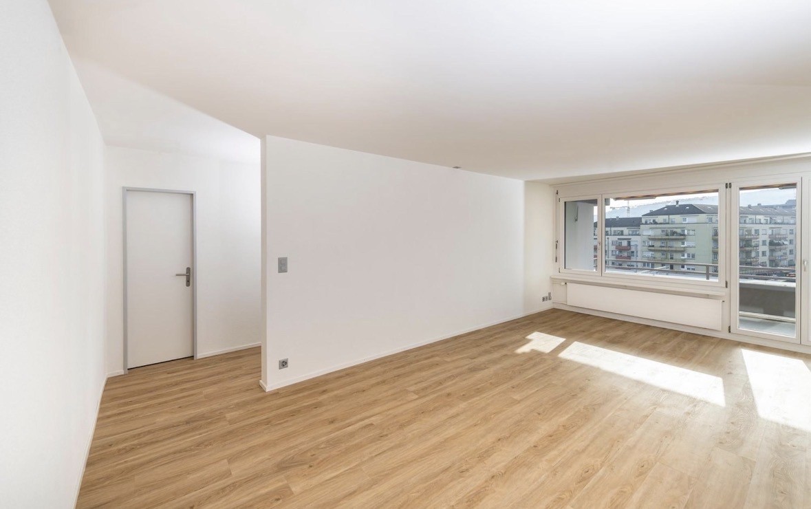 Appartamento di 3 ½ locali per subaffitto – Zürich Oerlikon

📅 Disponibile per subaffitto: 1 ottobre 2026 – 31 agosto 2027

📍 Affolternstrasse 10 — presso la stazione di Oerlikon

💰 CHF 3,090/mese incl. acconto spese accessorie

🏠 ~79 m² | 1° piano | 2 camere da letto, 2 bagni (ciascuno con WC e