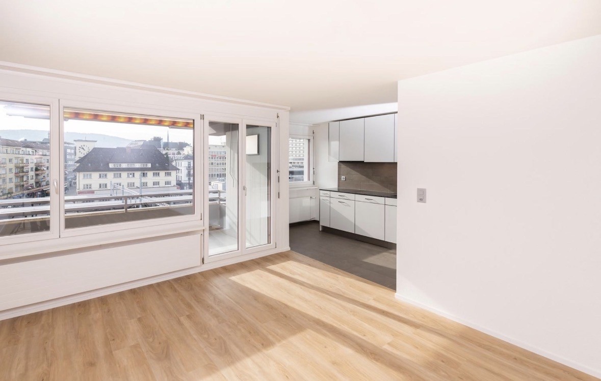 Appartamento di 3 ½ locali per subaffitto – Zürich Oerlikon

📅 Disponibile per subaffitto: 1 ottobre 2026 – 31 agosto 2027

📍 Affolternstrasse 10 — presso la stazione di Oerlikon

💰 CHF 3,090/mese incl. acconto spese accessorie

🏠 ~79 m² | 1° piano | 2 camere da letto, 2 bagni (ciascuno con WC e