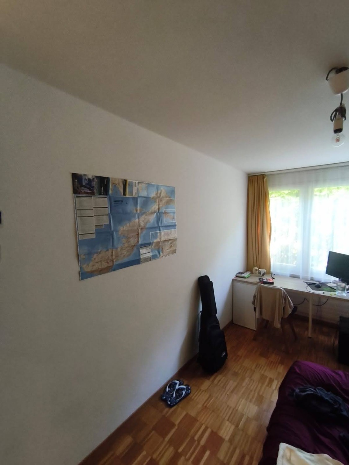 Zimmer in einer WG","description":"WG-Mitbewohner gesucht in einer Wohngemeinschaft in einer ruhigen Nachbarschaft an der Ecke zum Irchel Campus. 
 
Da Antoine bald auszieht, sucht Can (36, Ingenieur) einen neuen Mitbewohner, der das Zimmer ab dem 01.10.2026 übernimmt (das Datum ist flexibel und kan