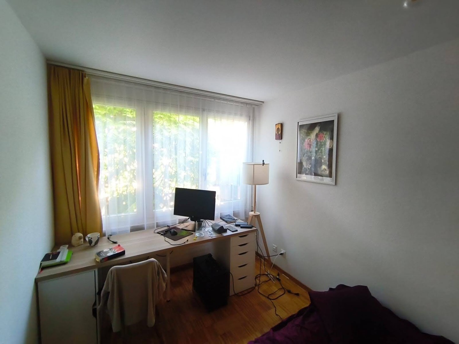 Zimmer in einer WG","description":"WG-Mitbewohner gesucht in einer Wohngemeinschaft in einer ruhigen Nachbarschaft an der Ecke zum Irchel Campus. 
 
Da Antoine bald auszieht, sucht Can (36, Ingenieur) einen neuen Mitbewohner, der das Zimmer ab dem 01.10.2026 übernimmt (das Datum ist flexibel und kan