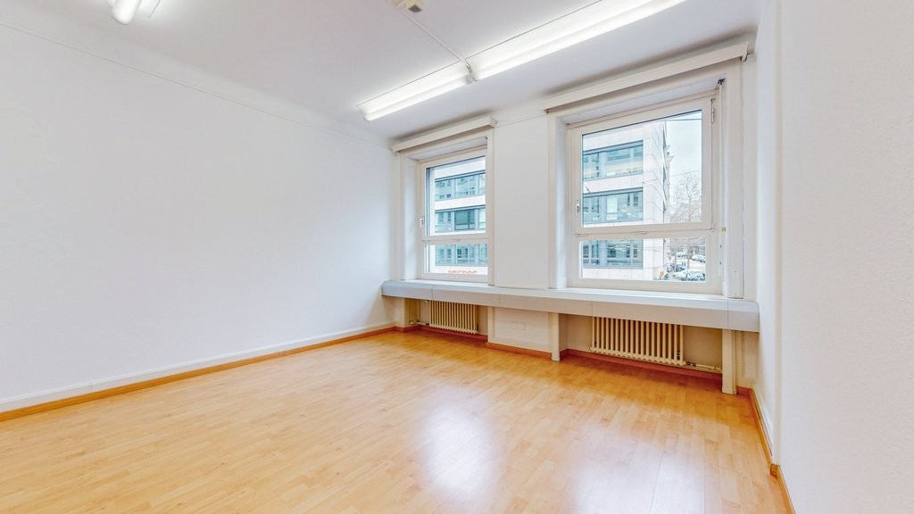114m² office