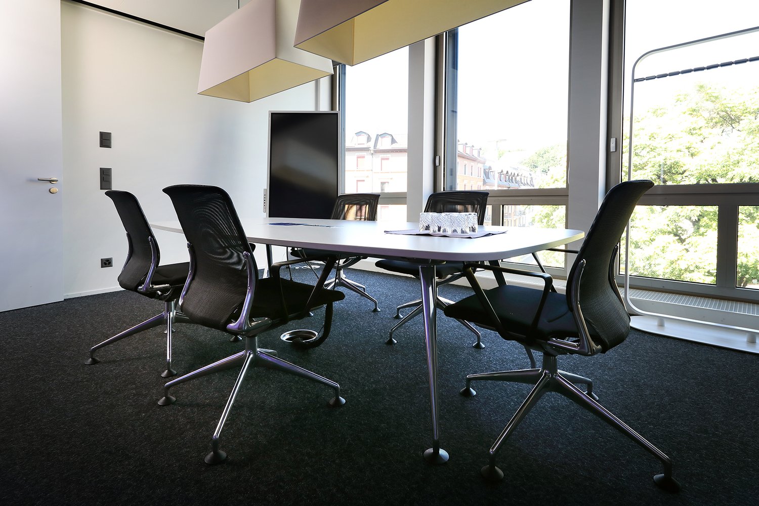 667m² office