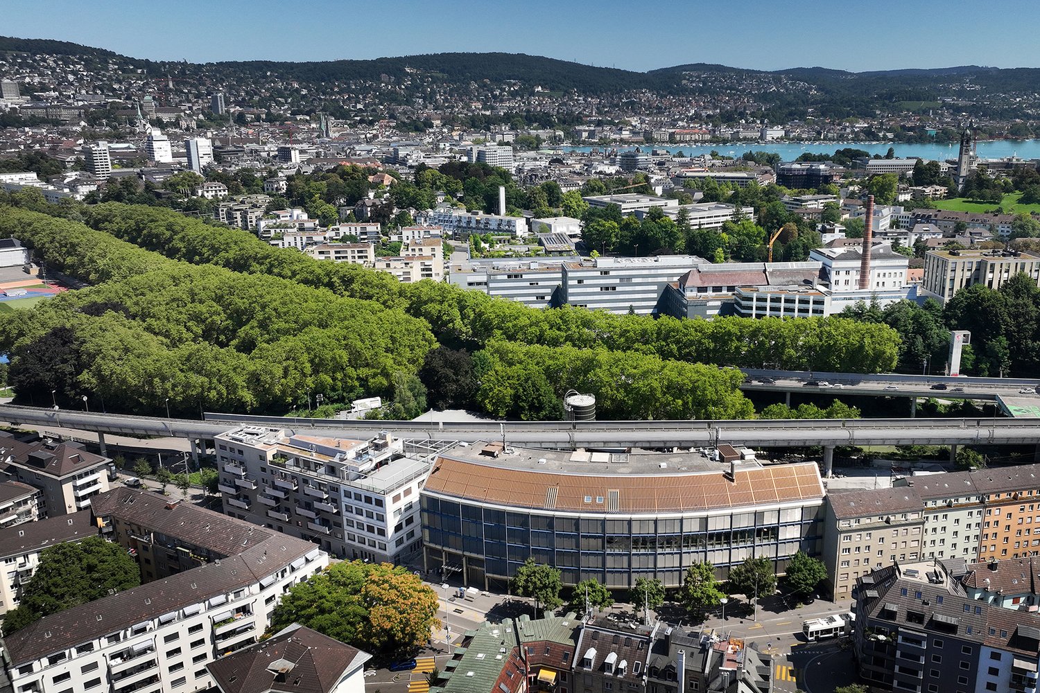 667m² office