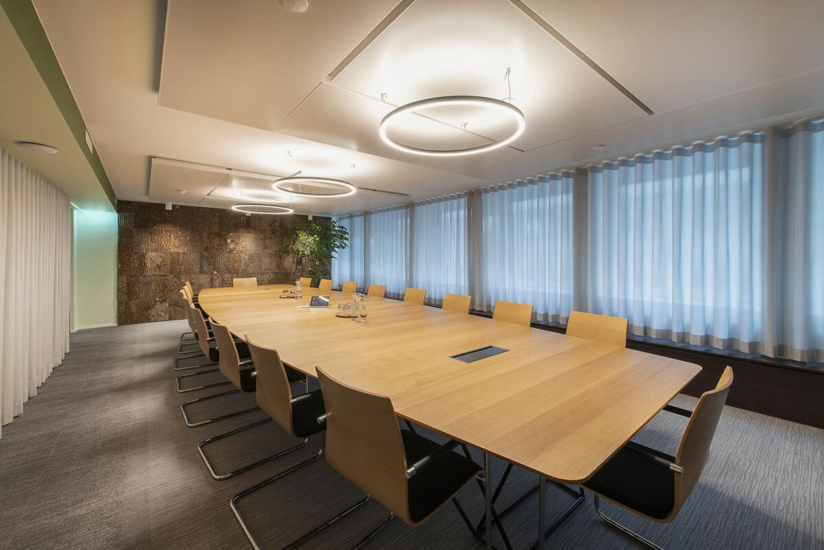 180m² office