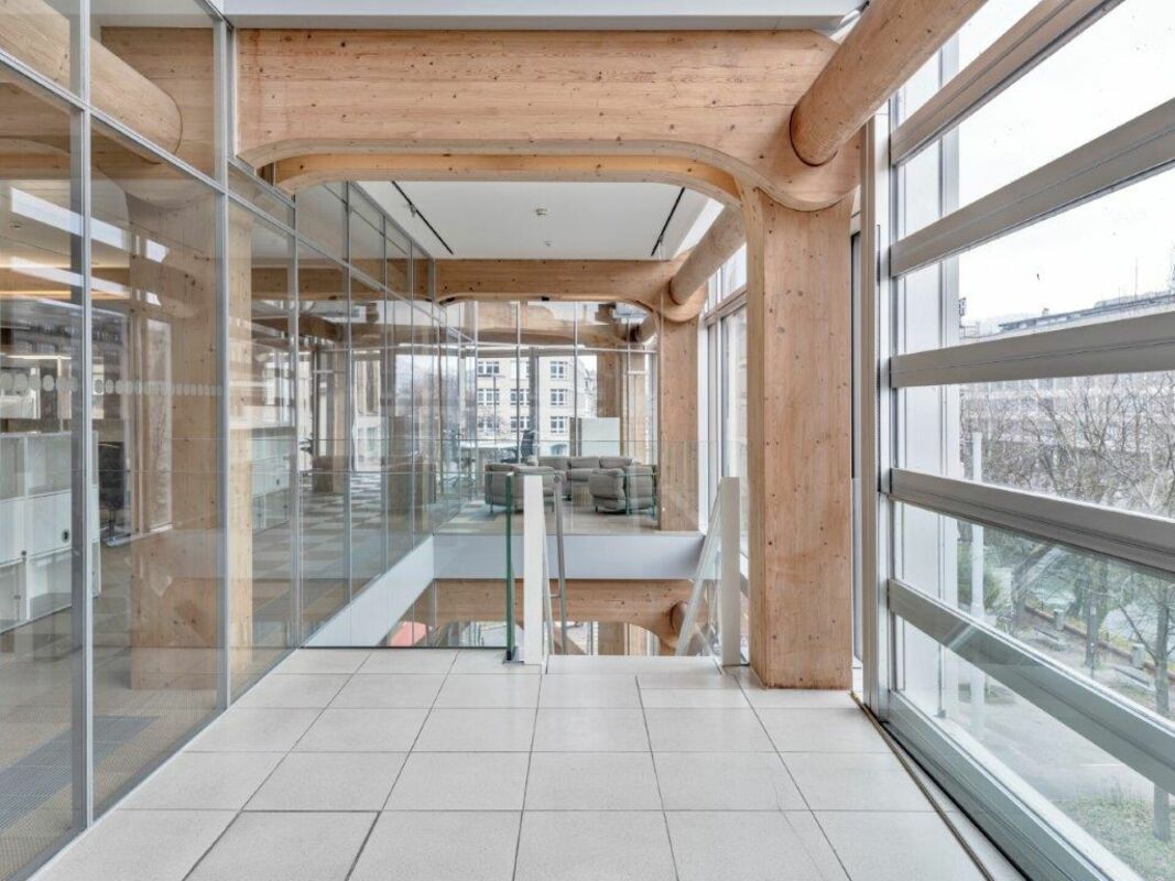 864m² office