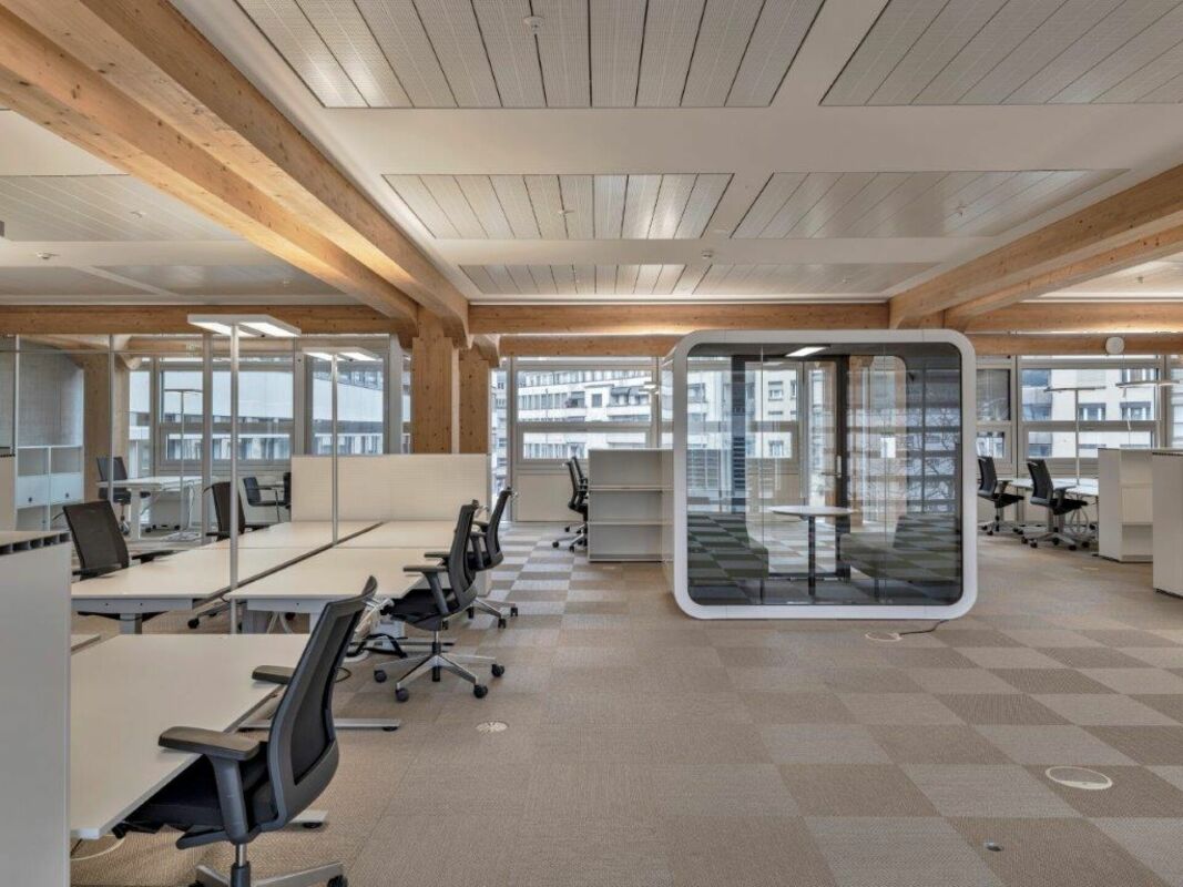 864m² office