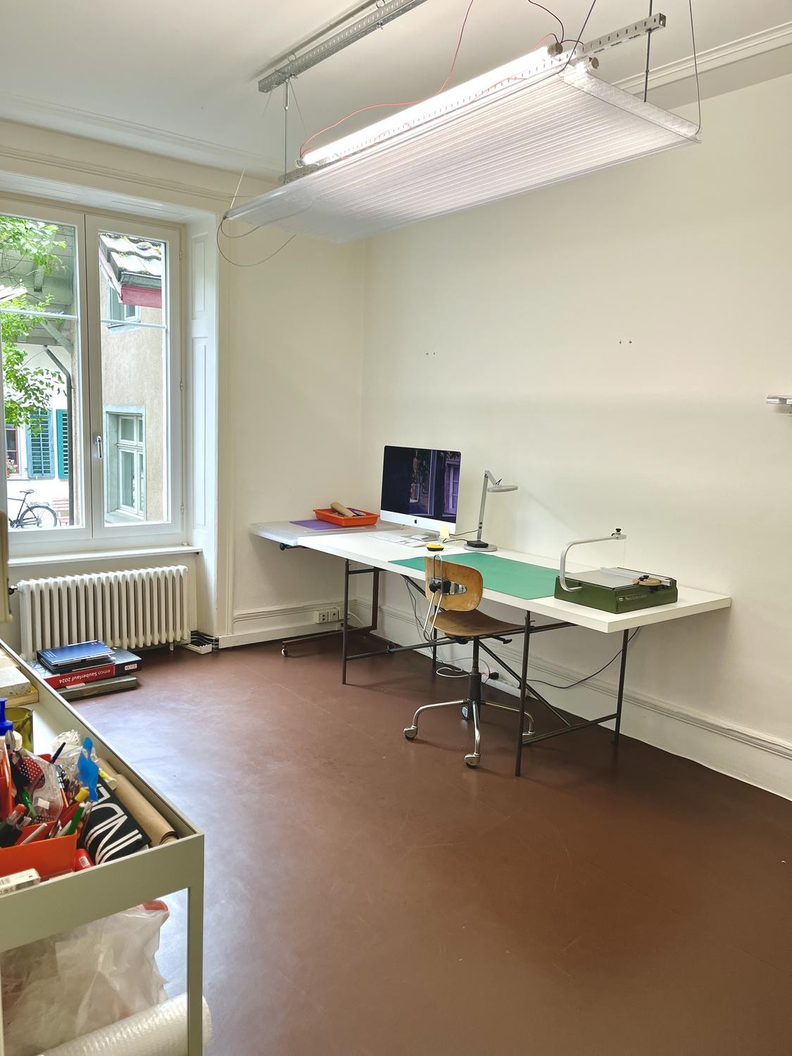 70m² commercial