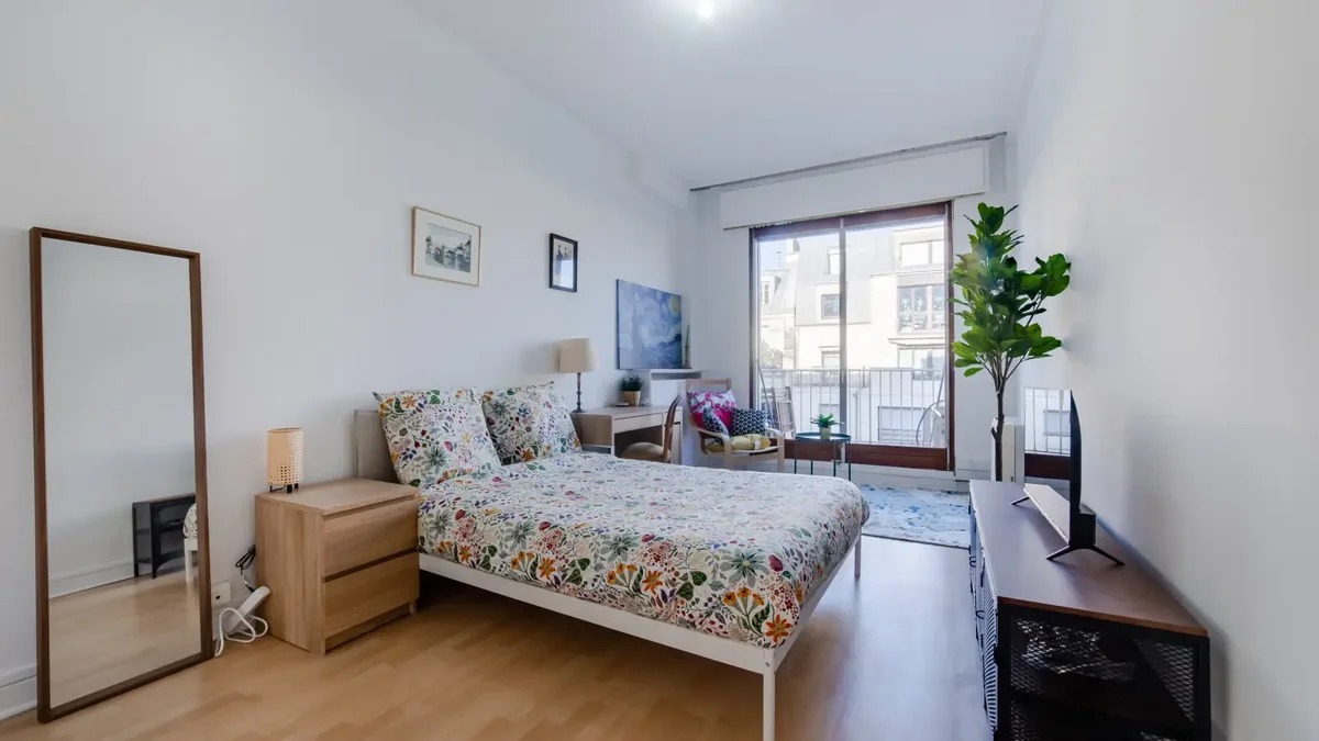 Schöne Wohnung mit grosser Terrasse im Zentrum von Rolle, Neubaugebäude