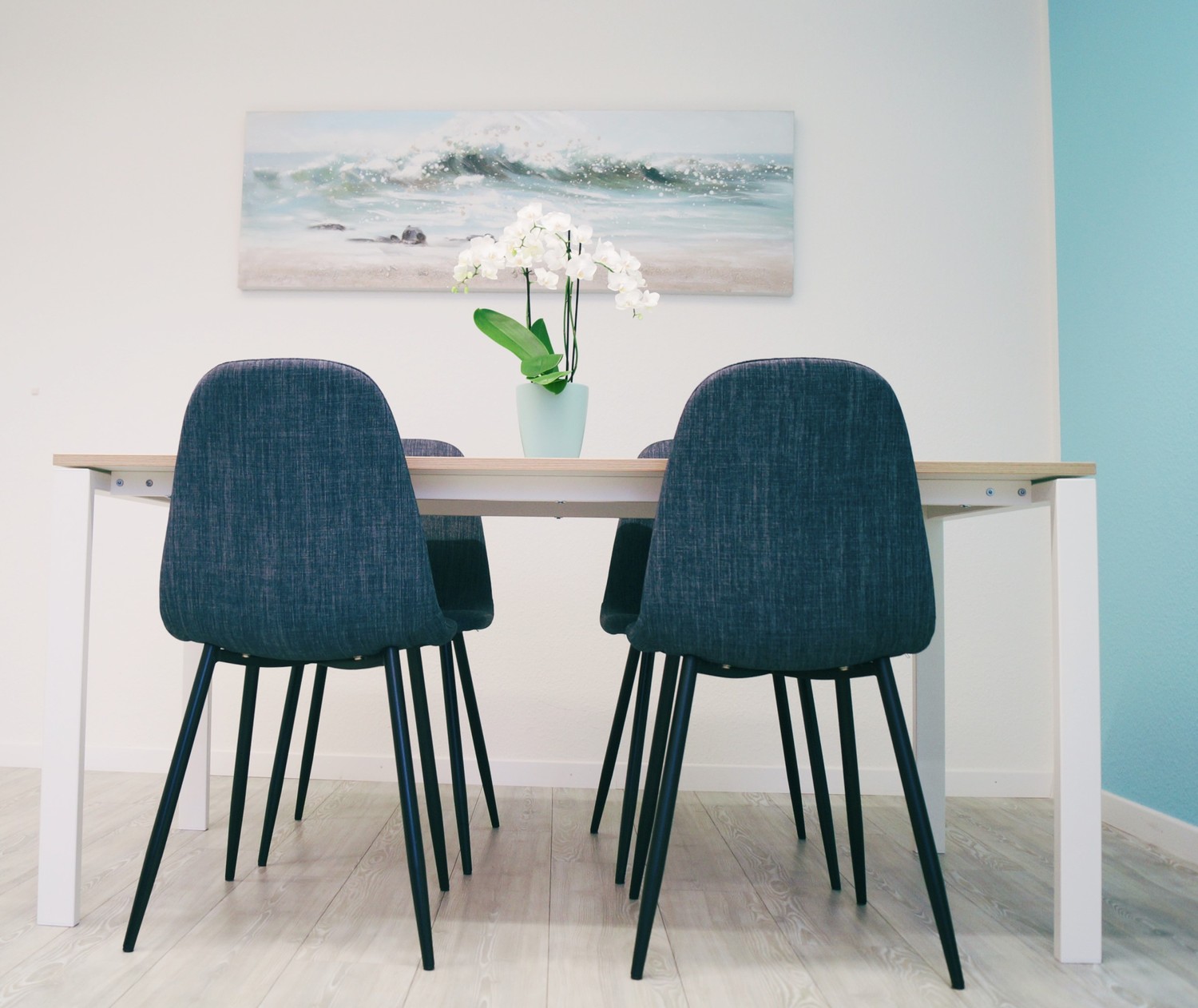 18m² commercial

Professionally furnished consultation rooms in Zürich-Altstetten – flexible, modern and cost-efficient.  
Ideal for self-employed professionals from consulting, coaching or psychology.  
  
Do you work in the field of consulting, coaching or psychology and are looking for a professi