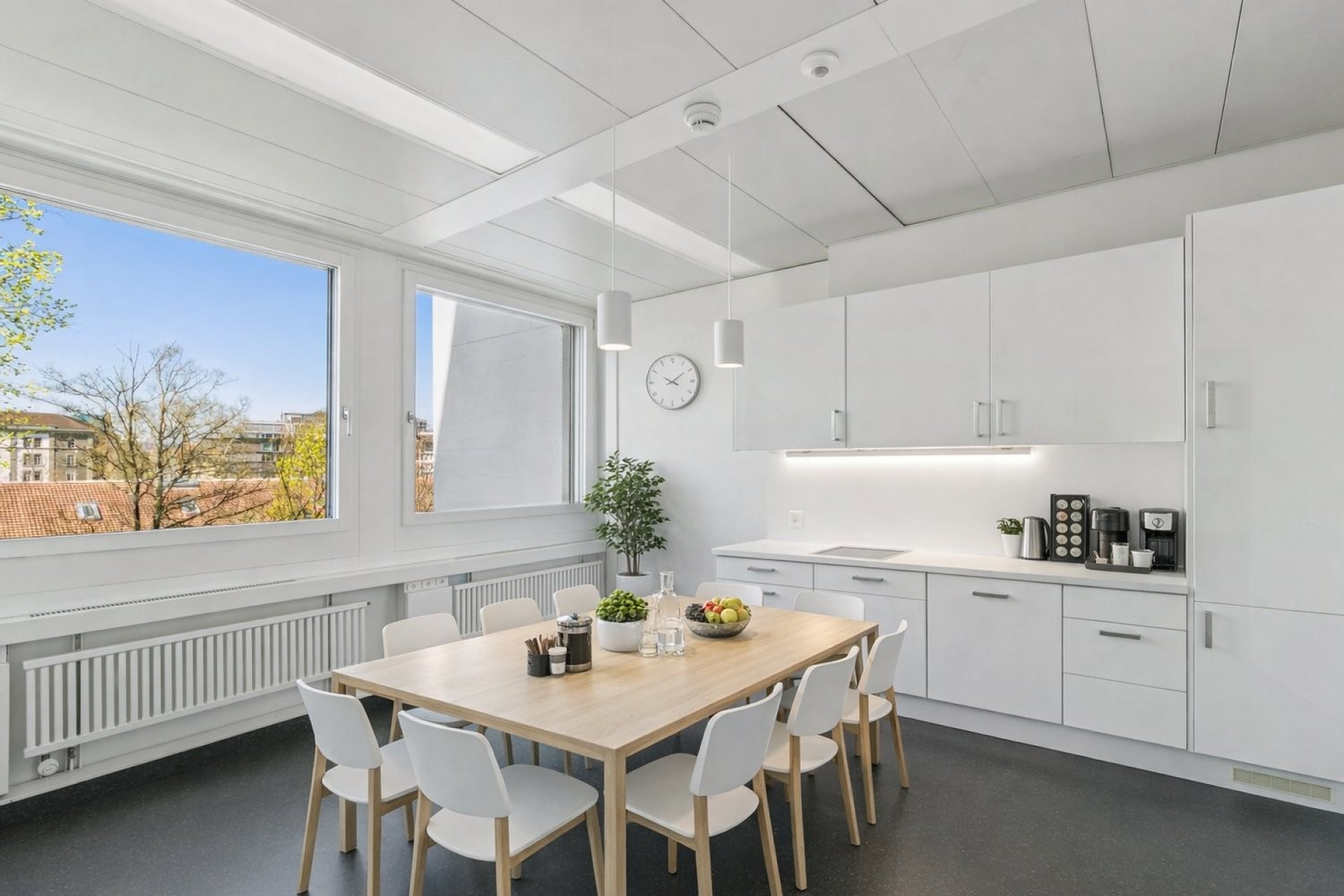 178m² office