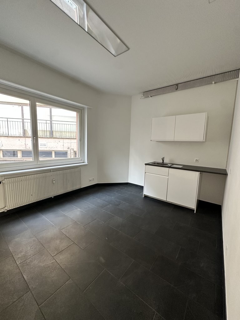 72m² commercial