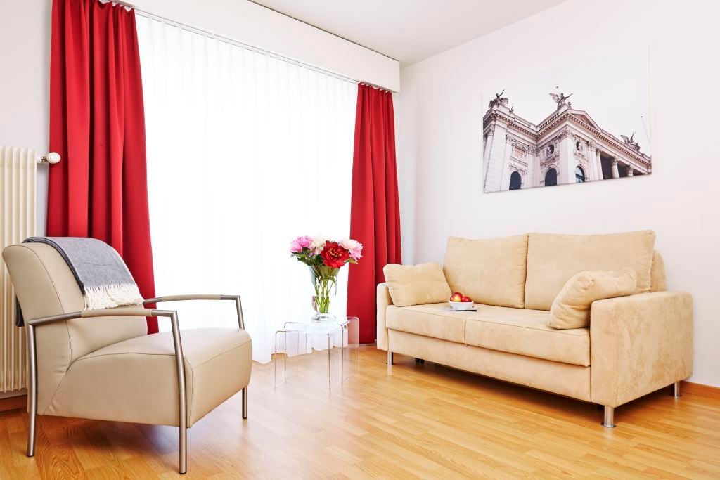 2-Zimmer-Wohnung möbliert