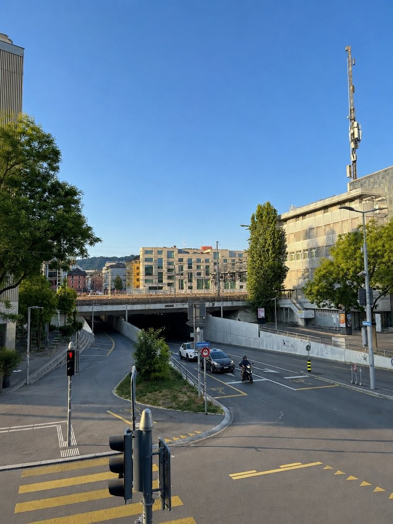 965m² commercial
