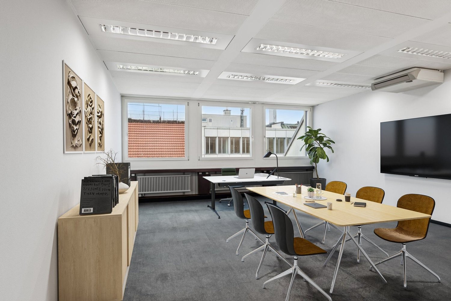197m² office