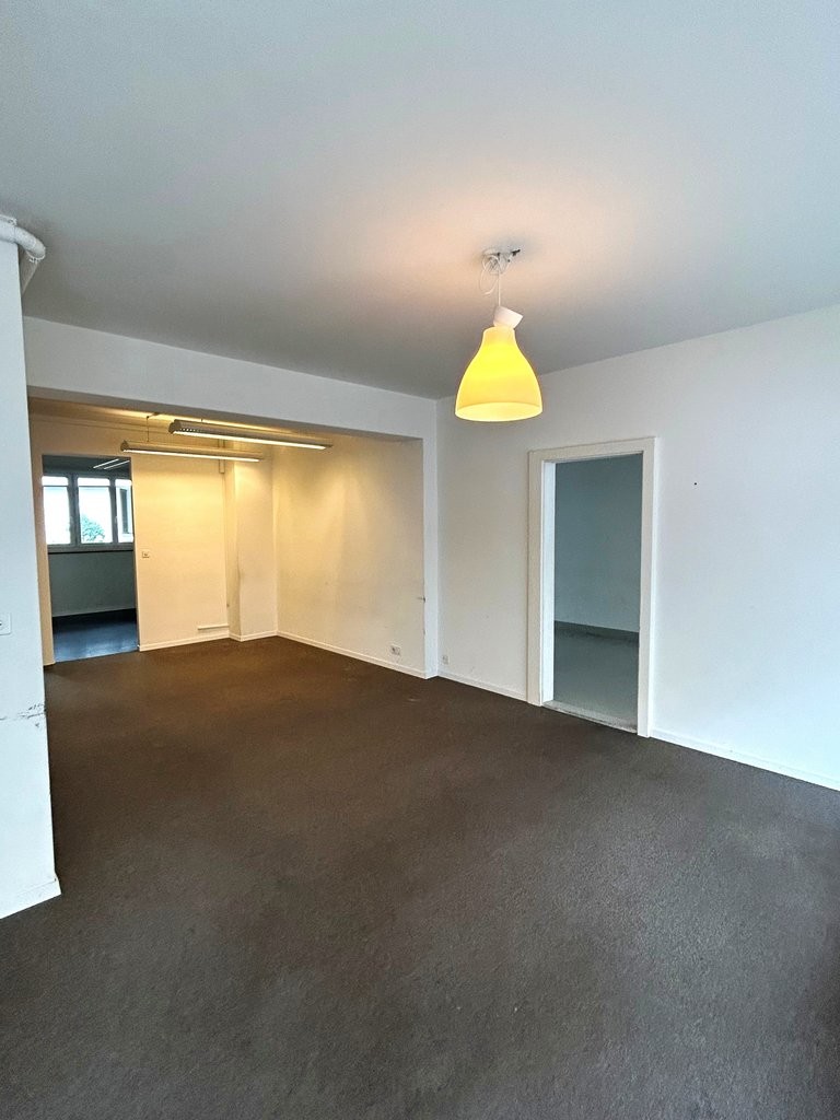 80m² shop