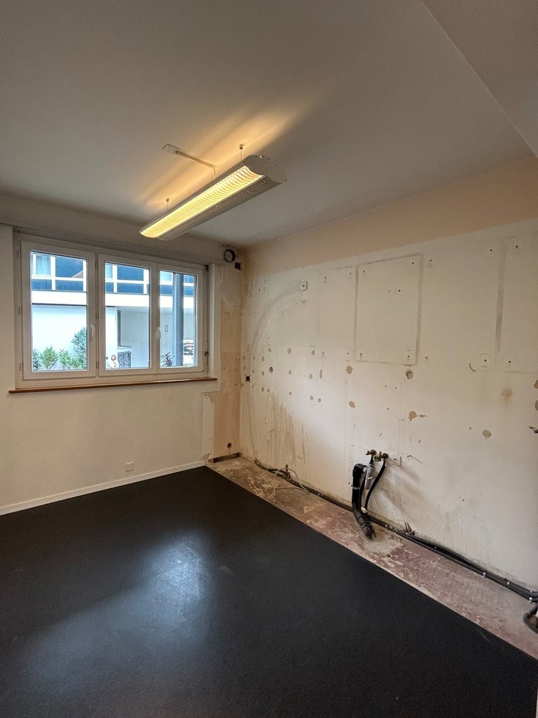 80m² shop