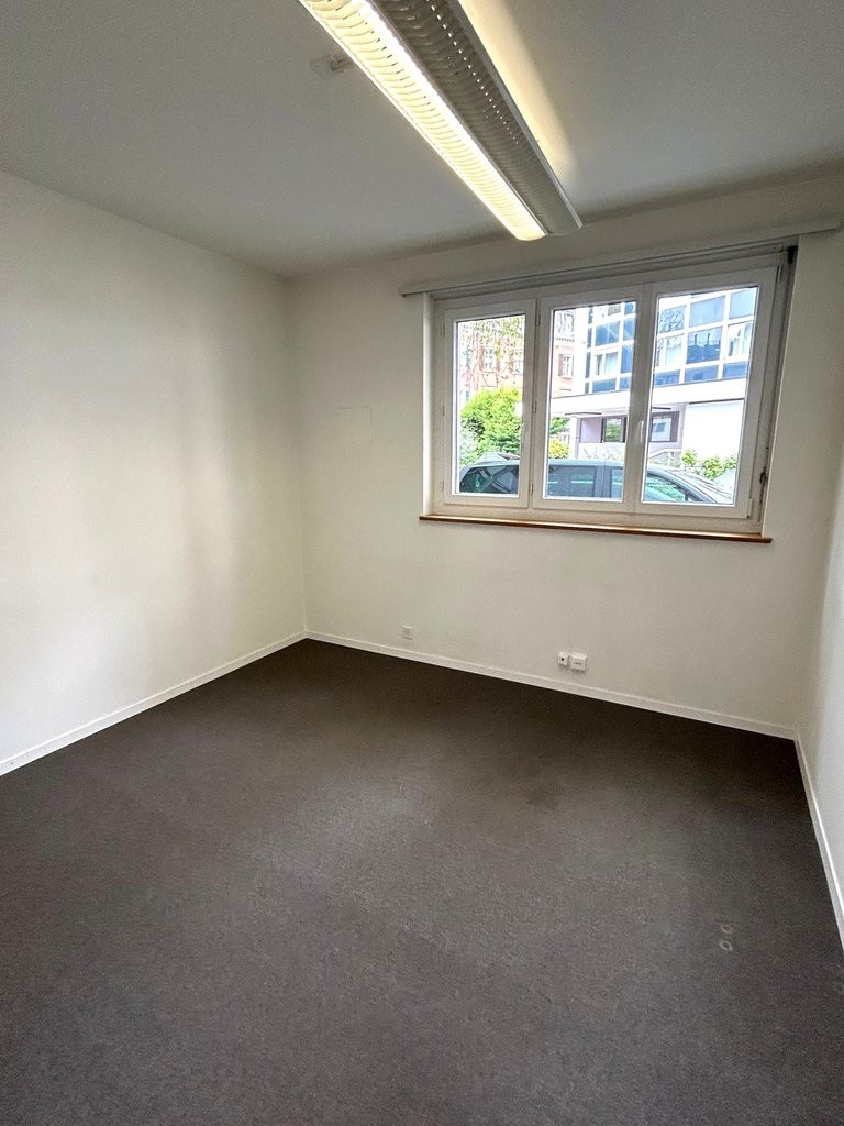 80m² shop