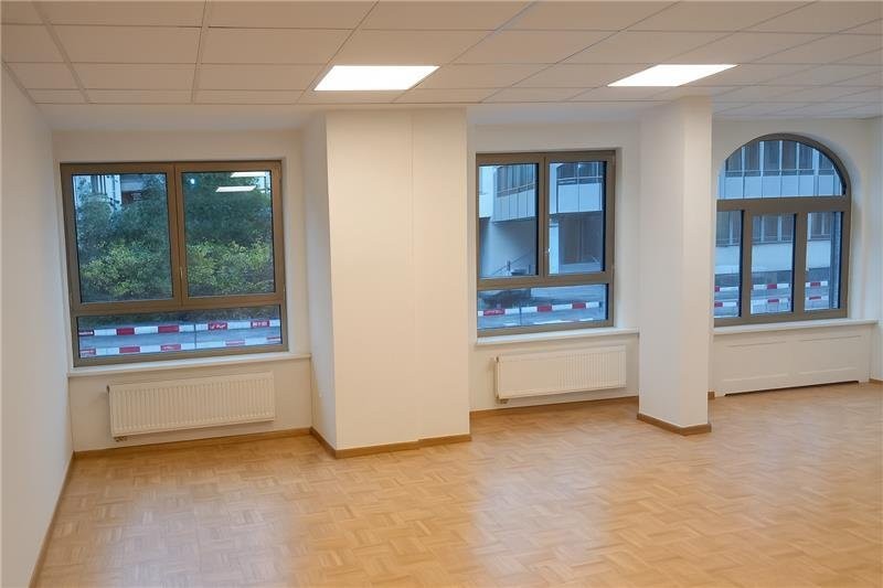 118m² office
