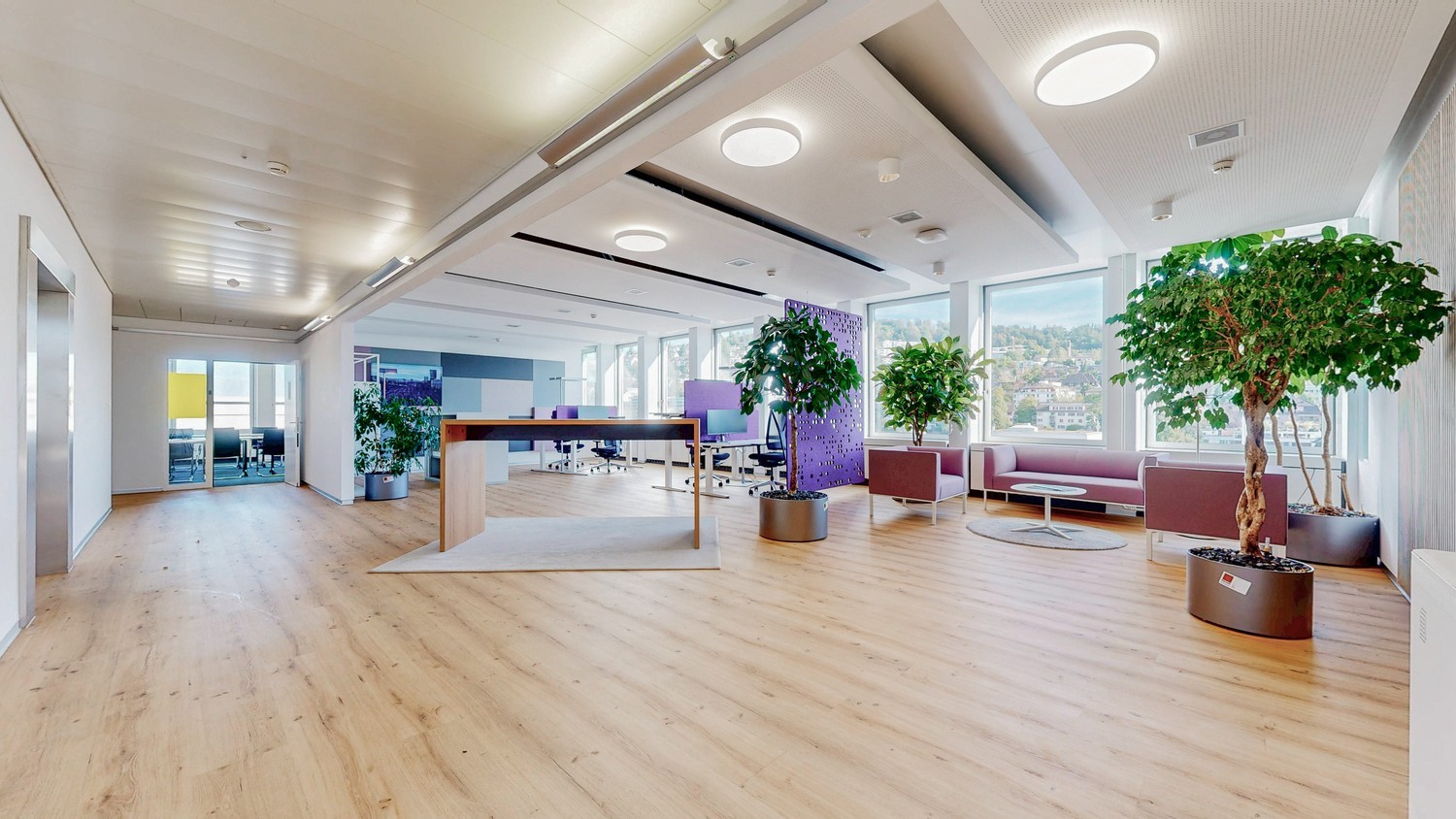 1070m² office