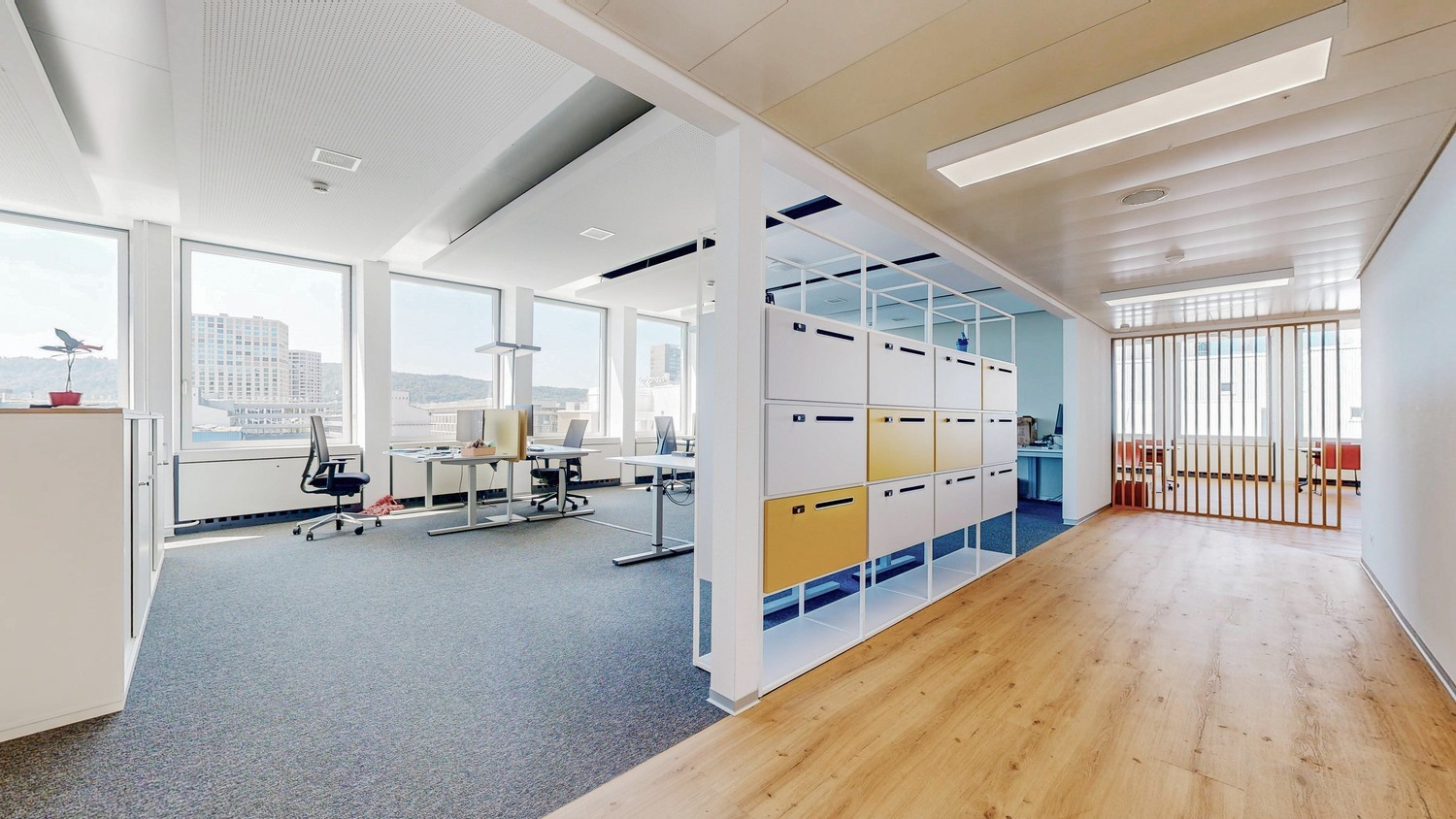 1070m² office