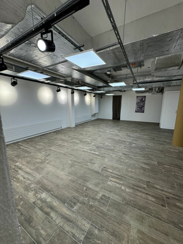 50m² commercial