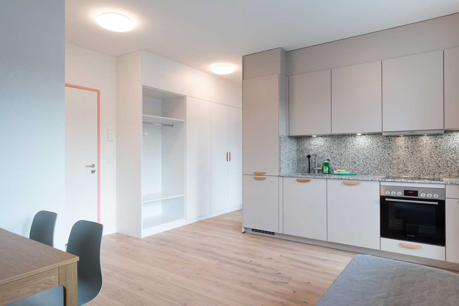 2 rooms furnished flat