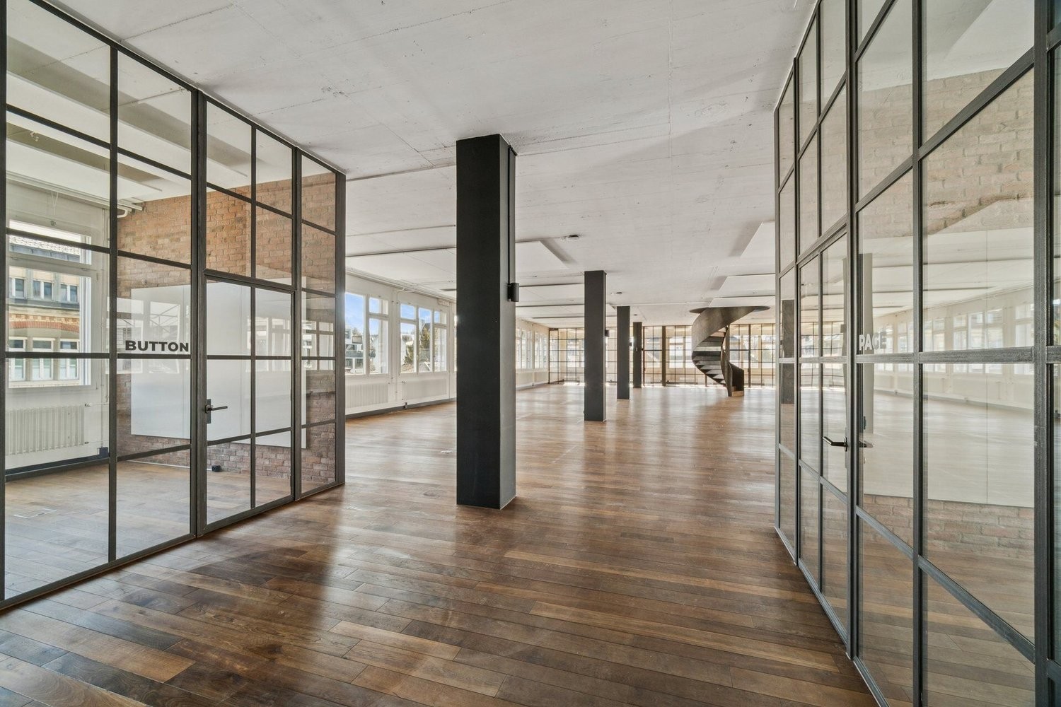 257m² office