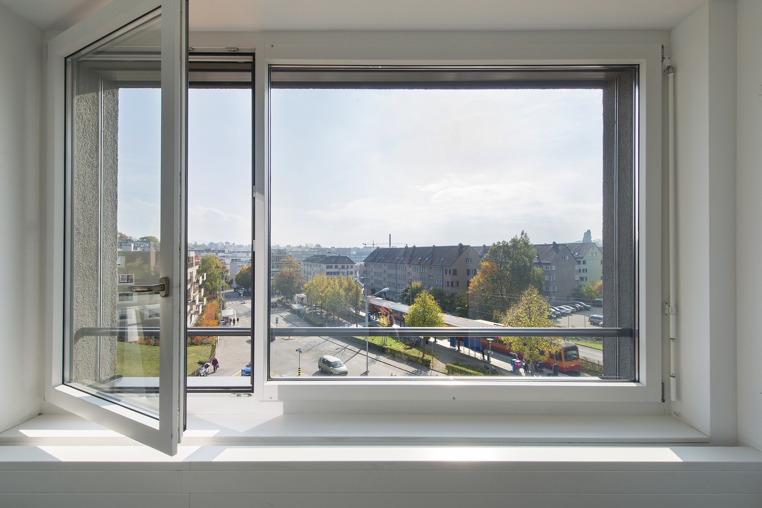 383m² office
