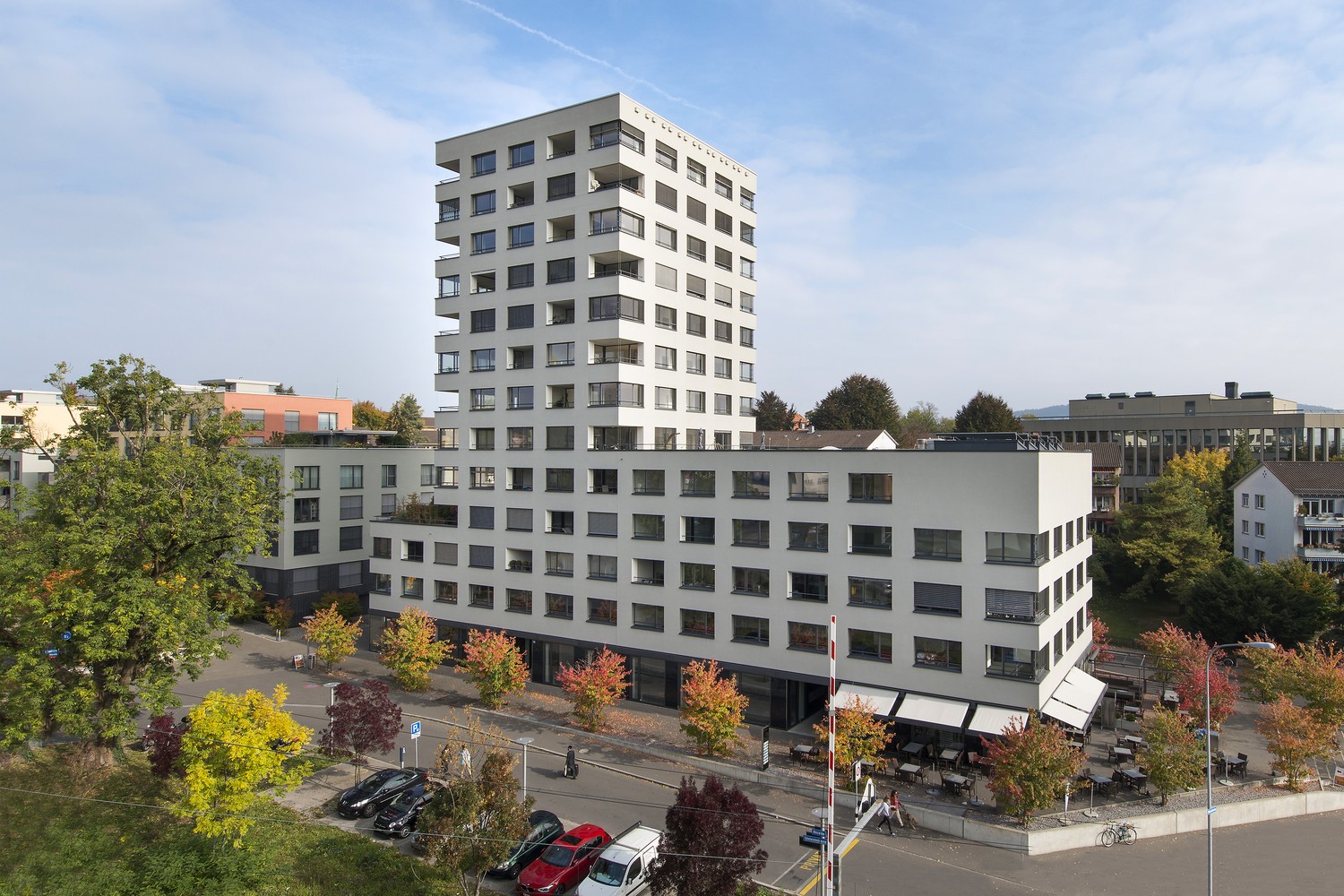 383m² office