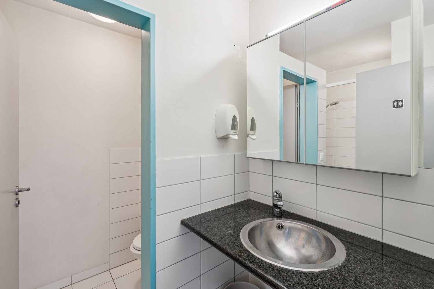 275m² office