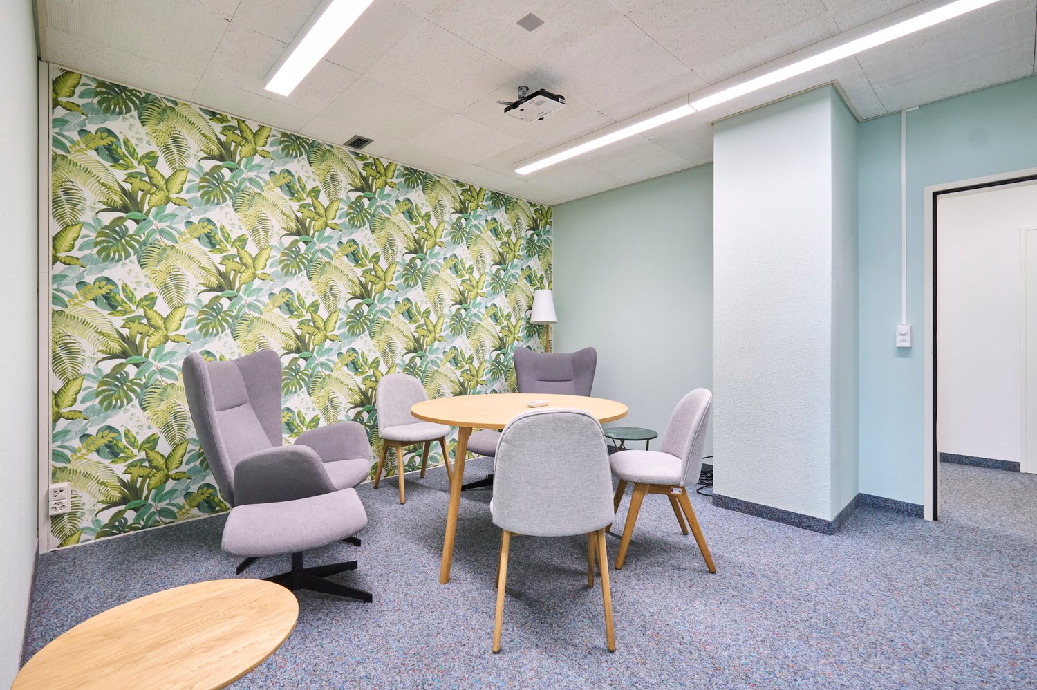 825m² office