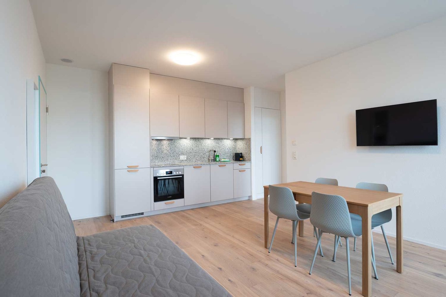 2 rooms furnished flat